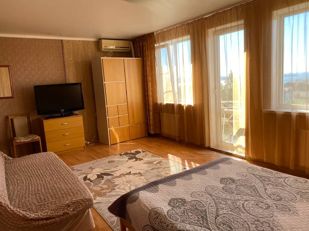 Квартира Апартаменты с тремя спальнями 90кв.м. — Геленджик