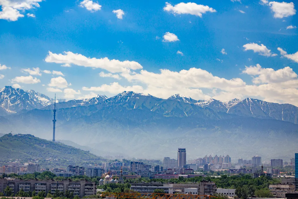 Квартира Апартаменты с панорамным видом на город и горы — Алматы