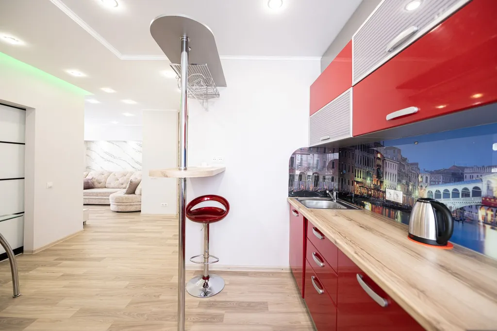 Комфортная квартира на площади Революции