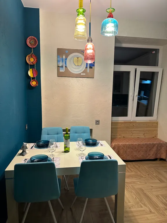 Уютная новая квартира с высокими потолками и потрясающими закатами