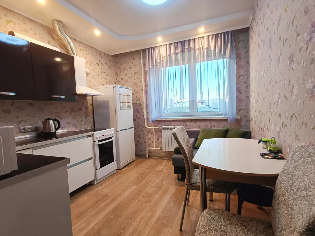Квартира Большая красивая уютная квартира рядом с ТРЦ Кристалл — Тюмень