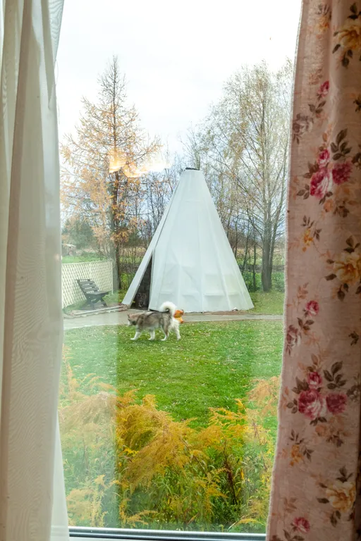 Дом на берегу реки