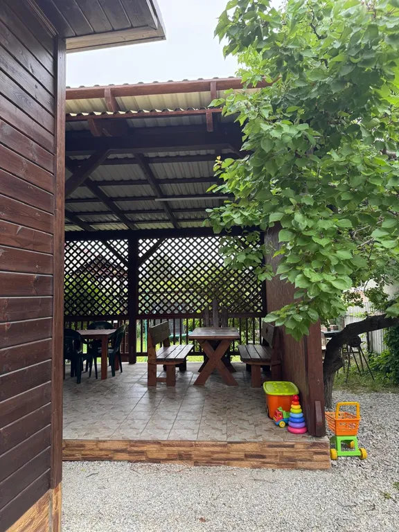 Домик с кухней для семейного отдыха