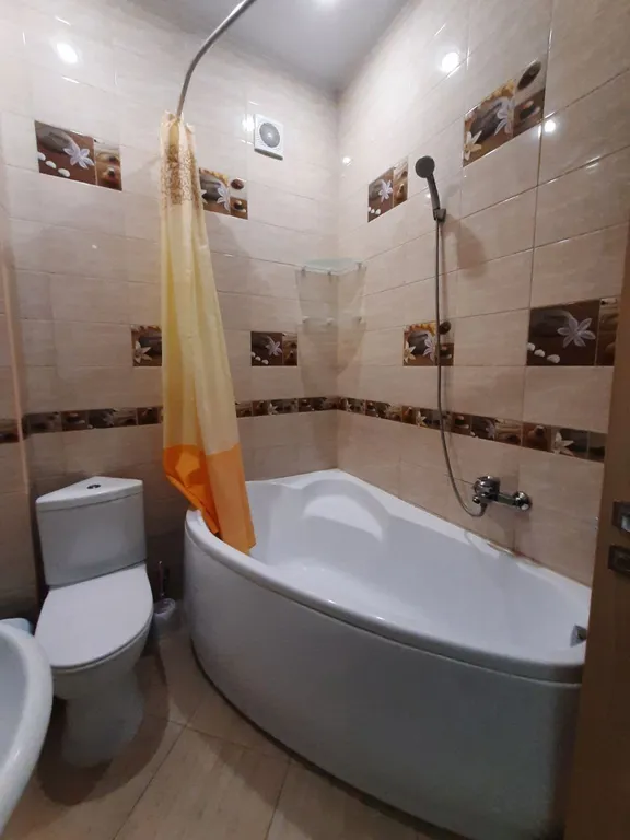 Дом с балконом с видом на море