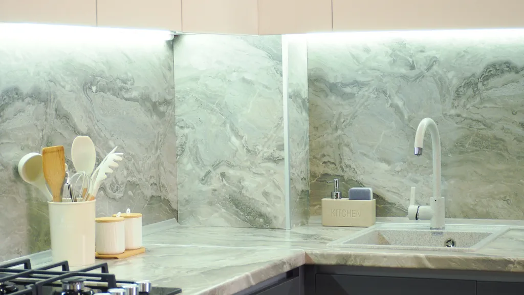 Светлый, уютный и современный апартамент в центре Красной Поляны