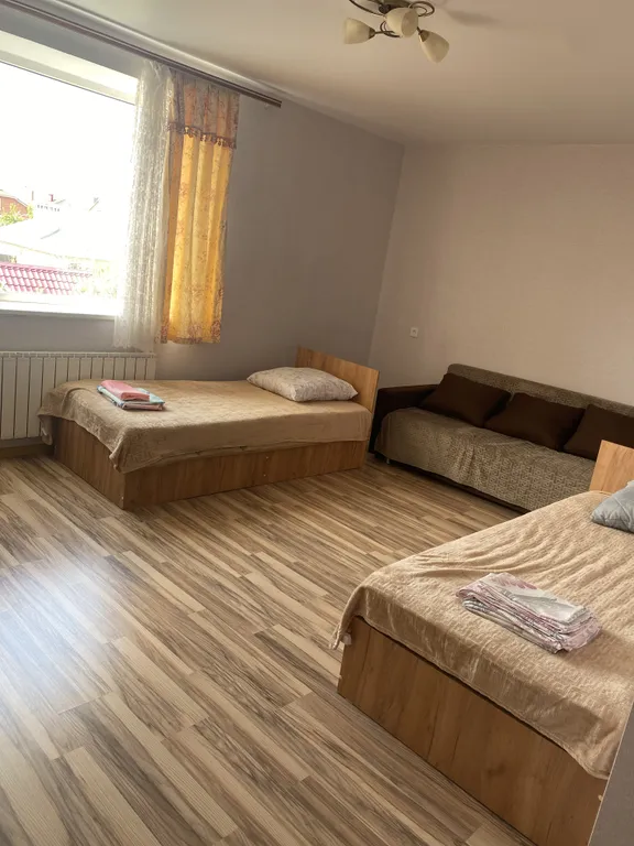 Уютная  двухкомнатная квартира в тихом районе