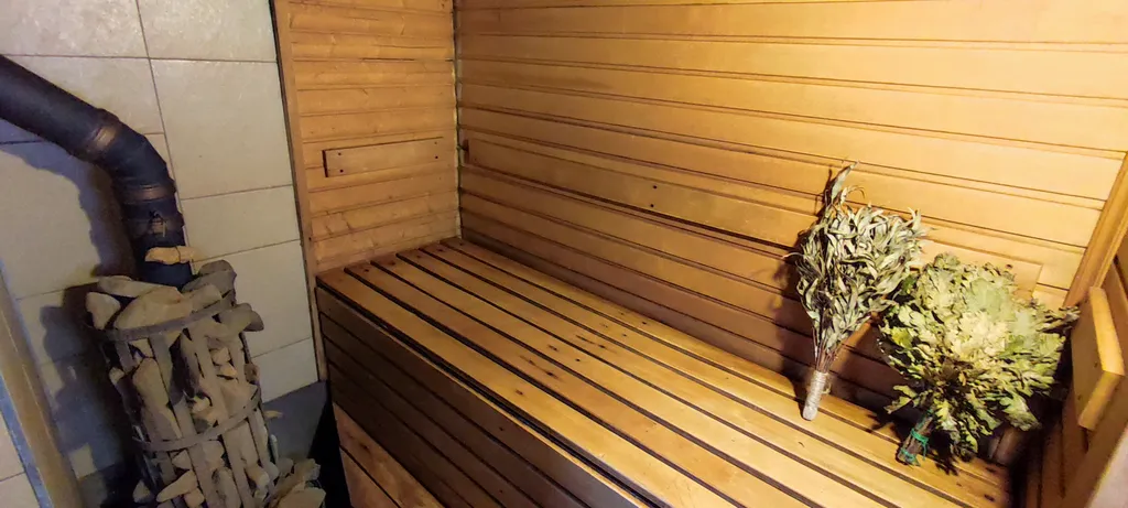 Коттедж Коттедж Просторный сруб с гамаком, камином и баней — Мезмай