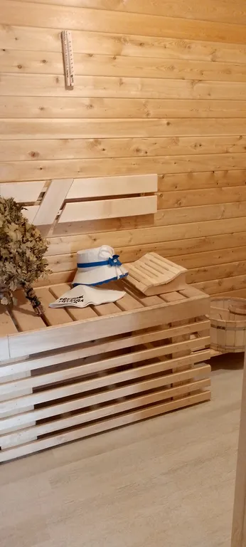 Стильный A-frame с баней/сауной и сибирским чаном на дровах.