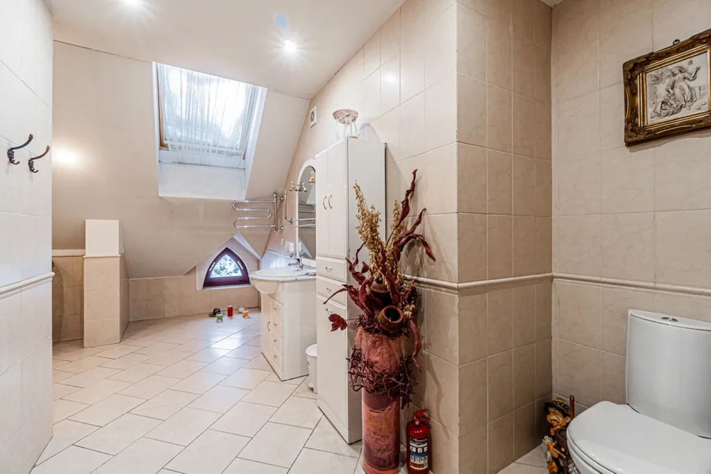 6-комнатный Дом