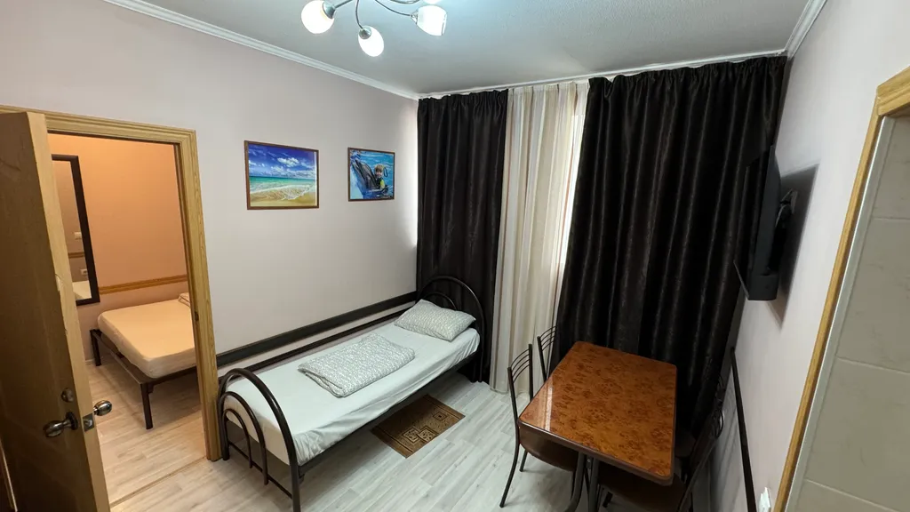 Комфортный дом и двор целиком под ключ без хозяина у моря Комильфо