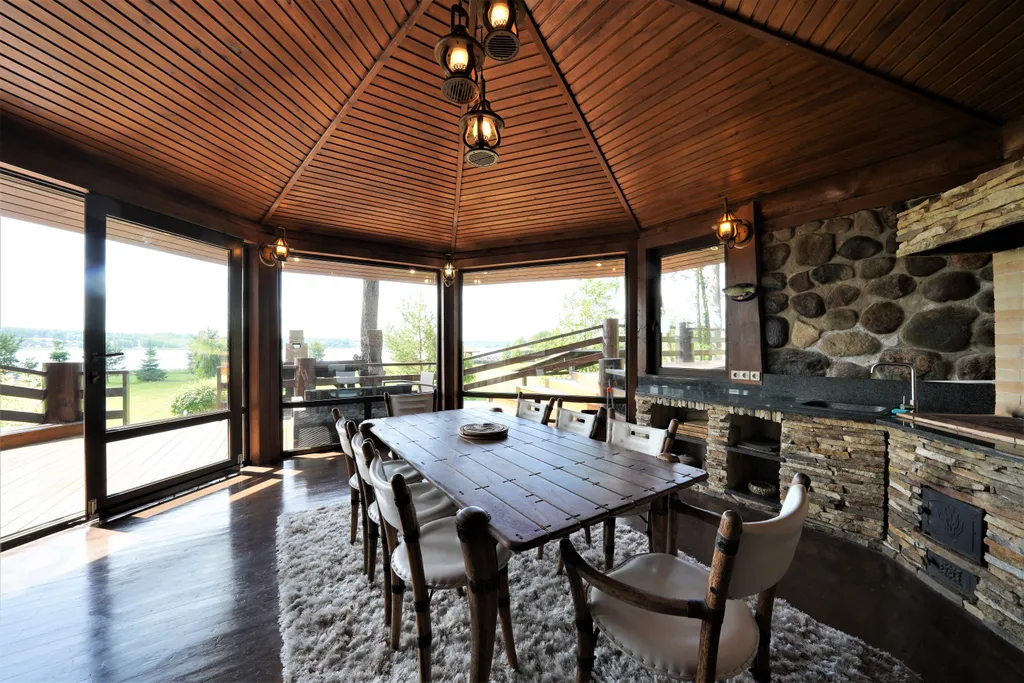 Коттедж на берегу Суходольского озера