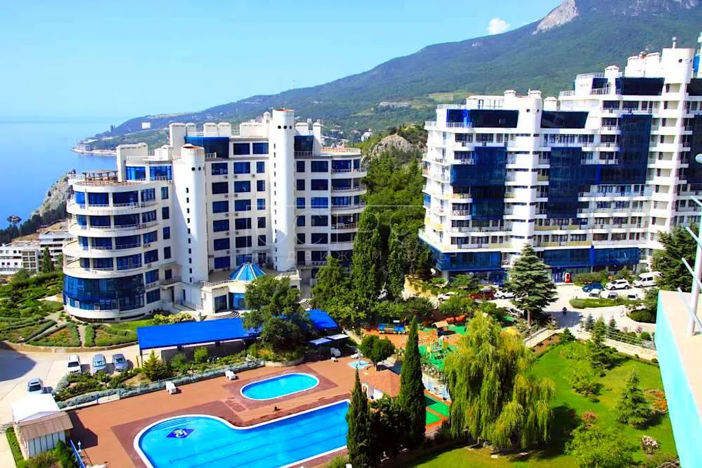 Евро-двухкомнатные апартаменты в ЖК Ришелье Шато с бассейном