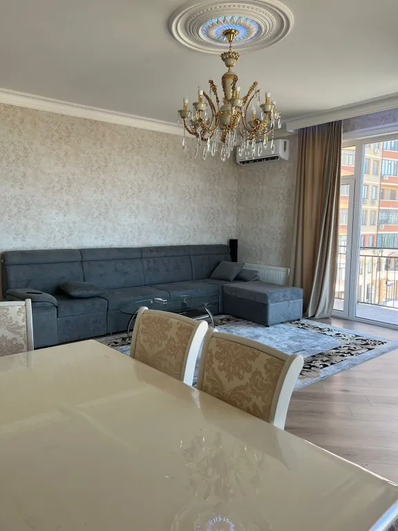 Квартира с панорамными окнами с видом на море