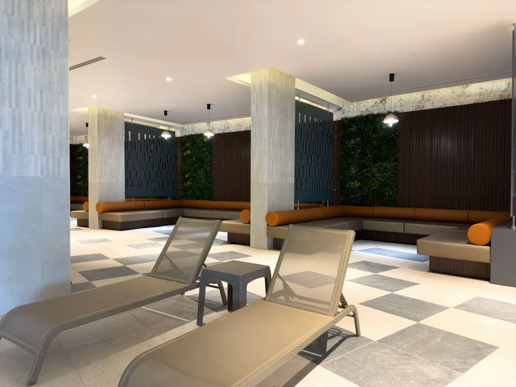 Апартаменты Azura World с видом на море, в комплексе 5 звезд