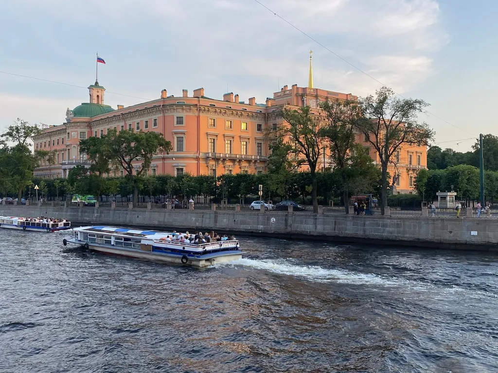 Новая уютная квартира в центре Петербурга
