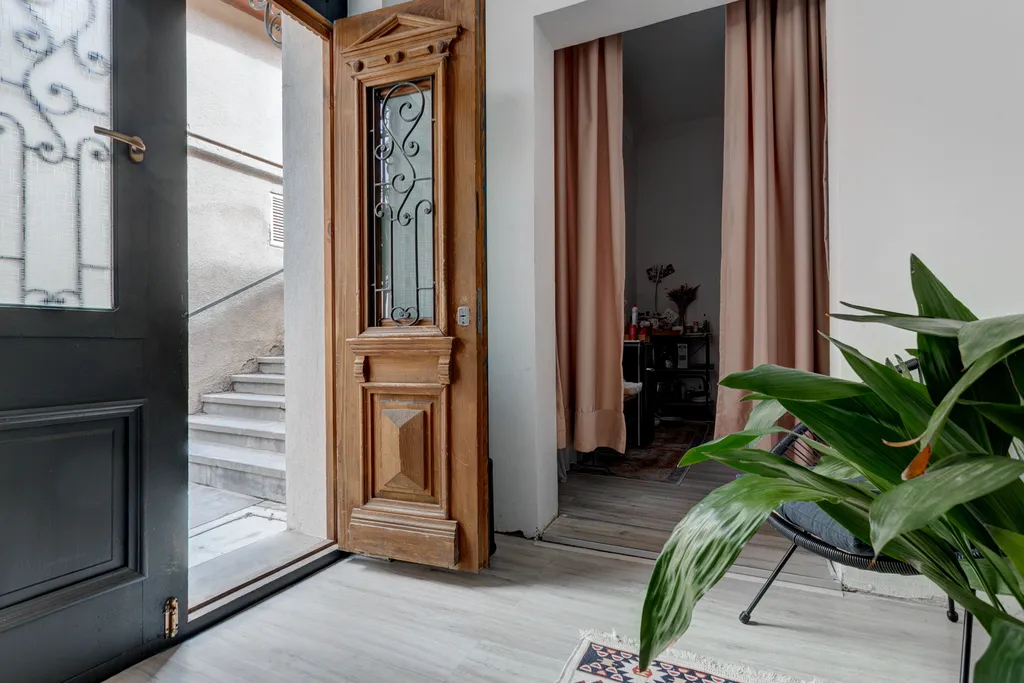 Душевная 2х комнатная квартира в самом сердце исторического Тбилиси.