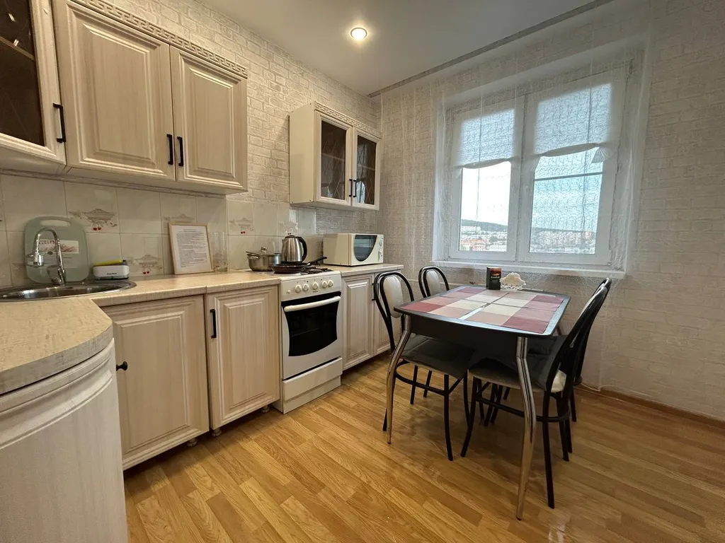 Двухкомнатная квартира в районе горбольницы