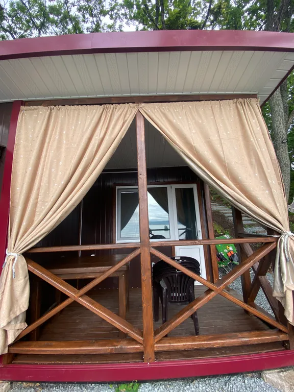 Домик у моря в бухте Лашкевича в Находке