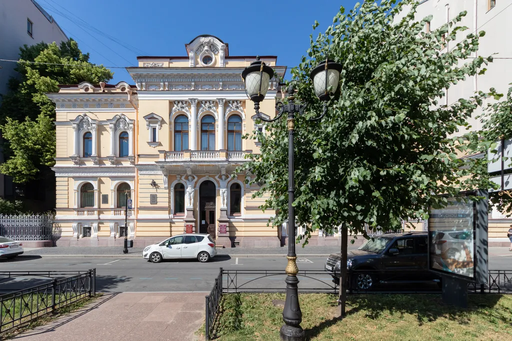 Светлые апартаменты в центре у Дворца Бракосочетания