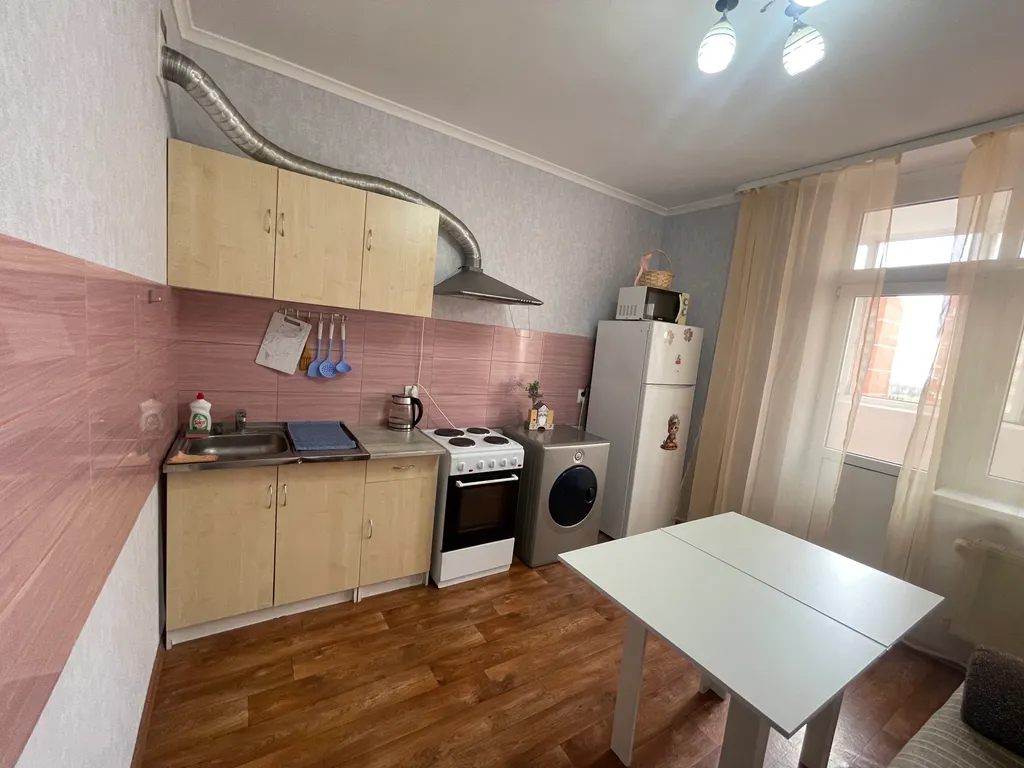 Однокомнатная квартира рядом с парком и стадионом Галицкого