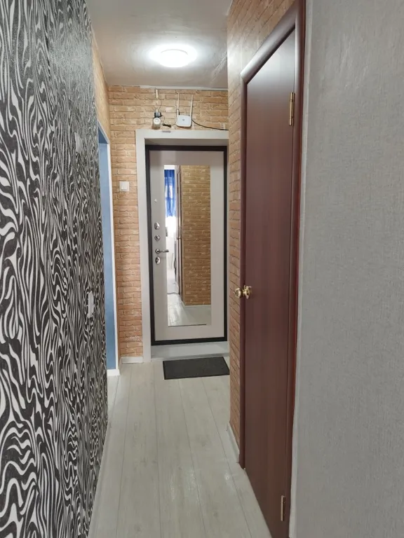 Квартира 1-комнатная Квартира — Артёмовский