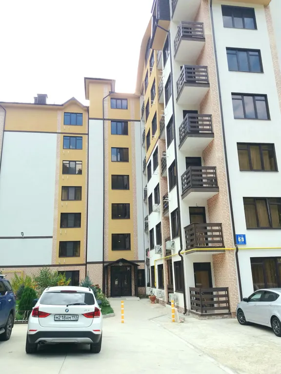 Прекрасная квартира с апельсиновым настроением