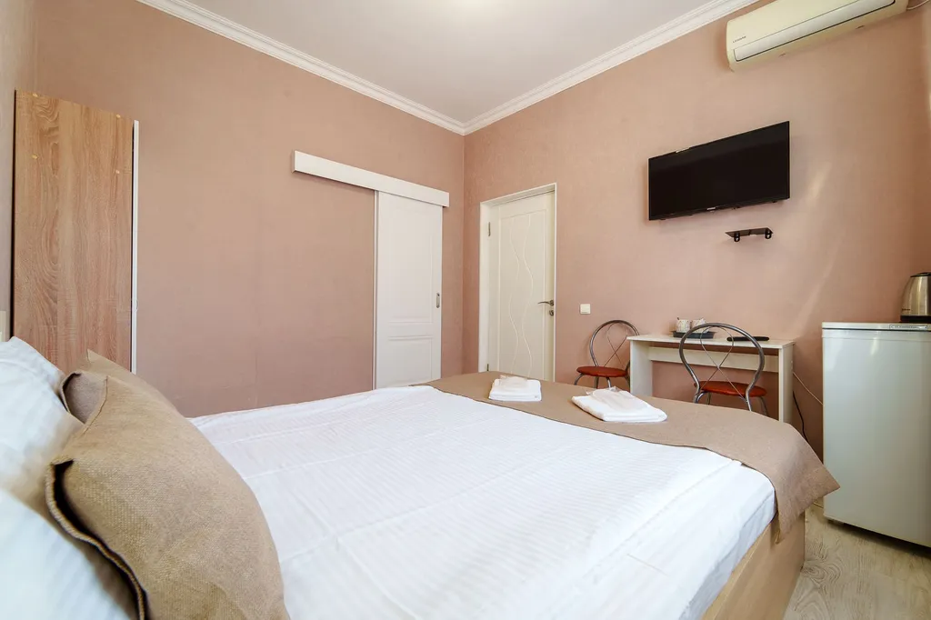 Квартира Квартира Двухместный номер стандарт с большой кроватью — Геленджик