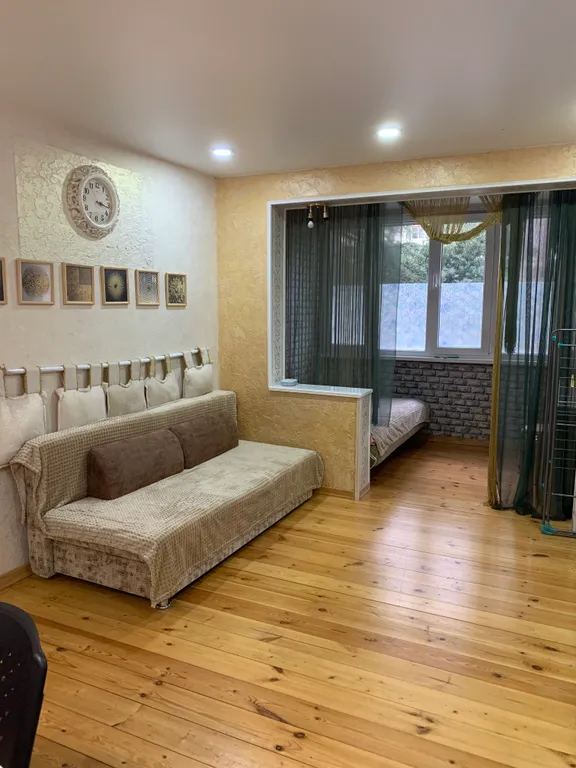 Уютная двухкомнатная квартира в центре Пицунды