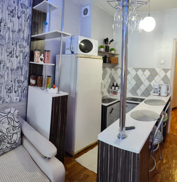 Квартира Апартаменты рядом с озером и открытым бассейном — Красноярск