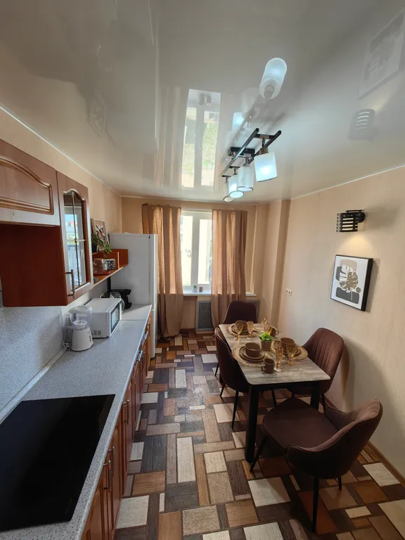 Просторная квартира у ЖД Вокзала, трёхкомнатная