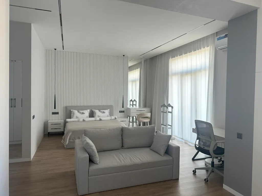 Minor-River apartment