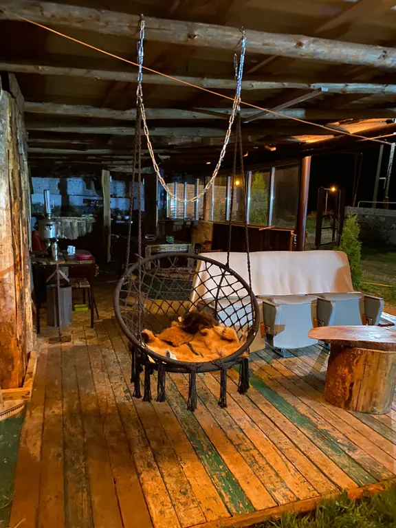 Уютный домик под лесом