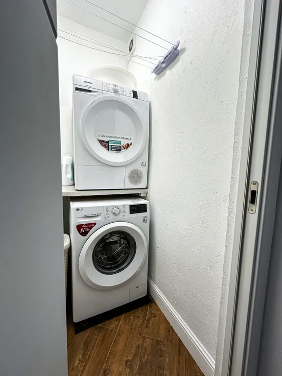 Geometry - просторная квартира с панорамным видом на реку в центре