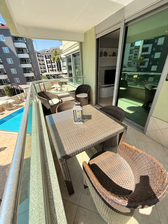 Sea View 2BD Flat 50m to the Beach