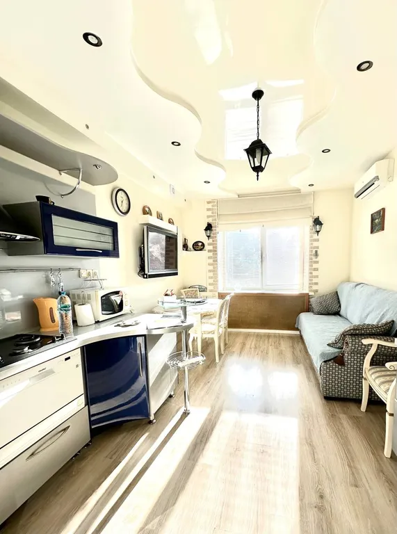 Евродвушка в центре с парковкой и джакузи, рядом ресторан Helga