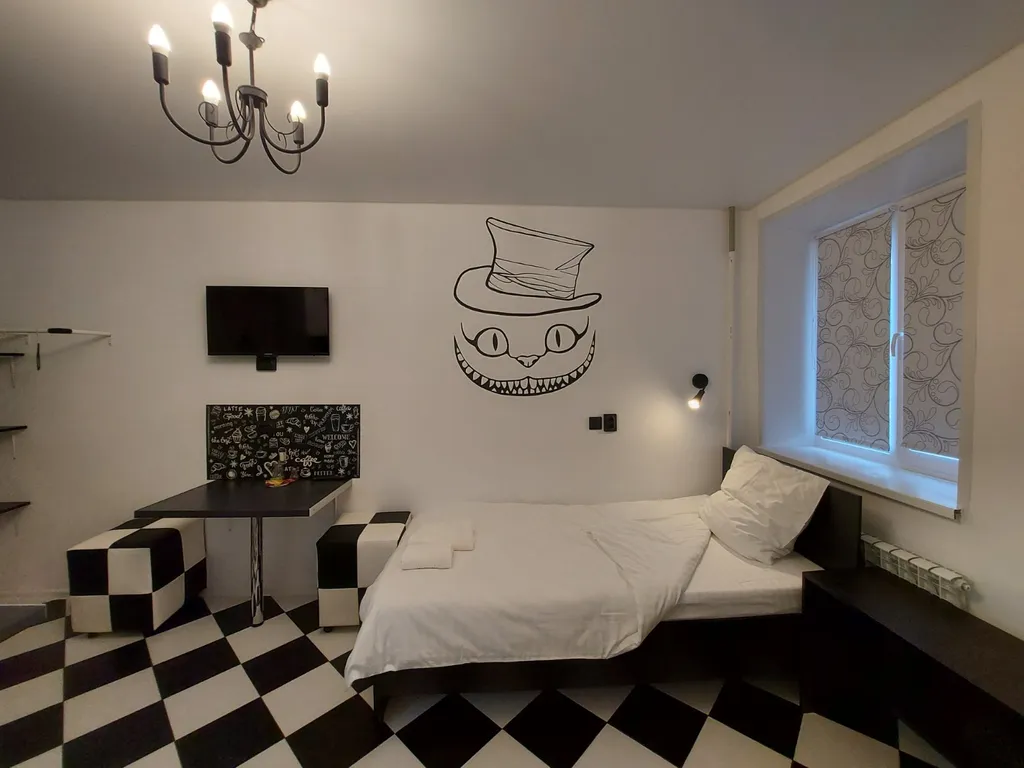 Студия Чеширский Кот в тихом районе с бесконтактным заселением