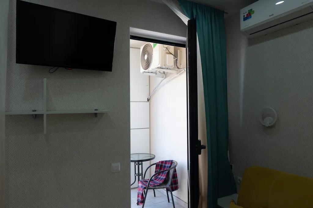 Трехместные апартаменты с балконом рядом с морем