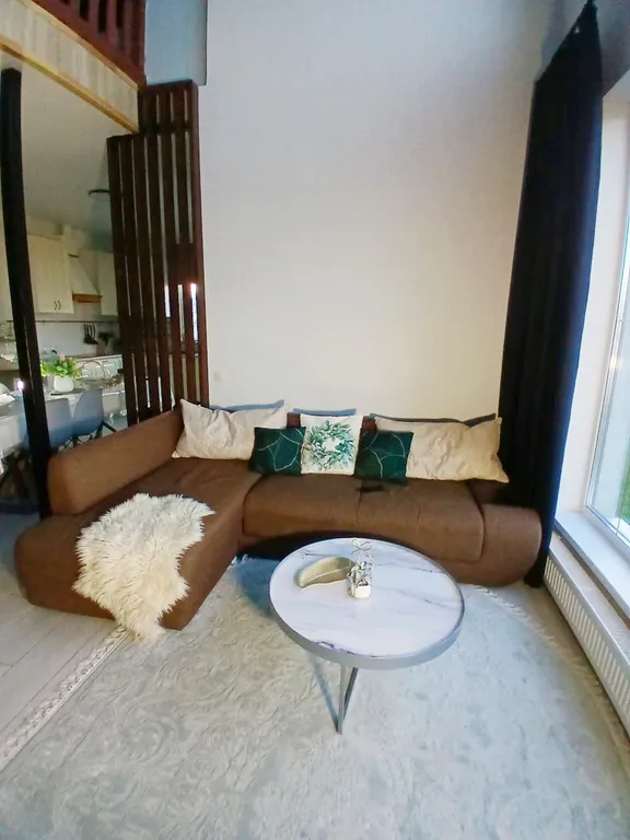 Большой уютный дом с камином