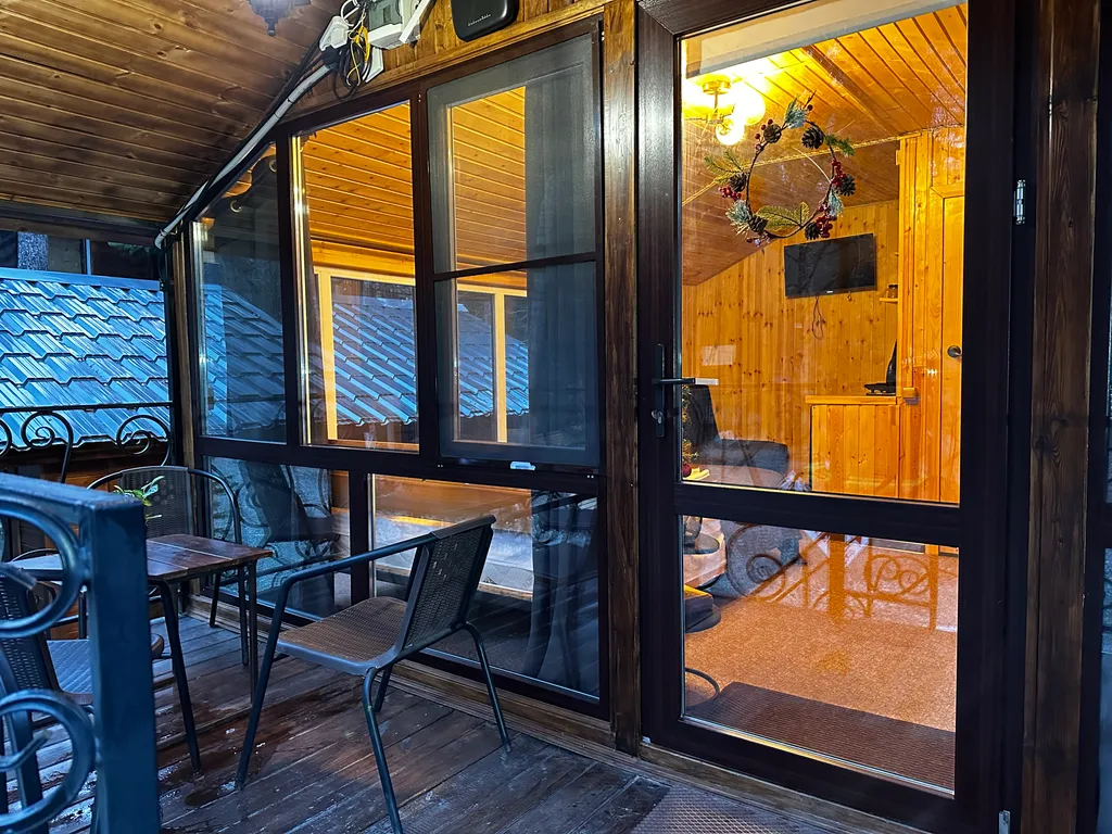 Коттедж Уютный домик с панорамными окнами с видом на лес — Архыз