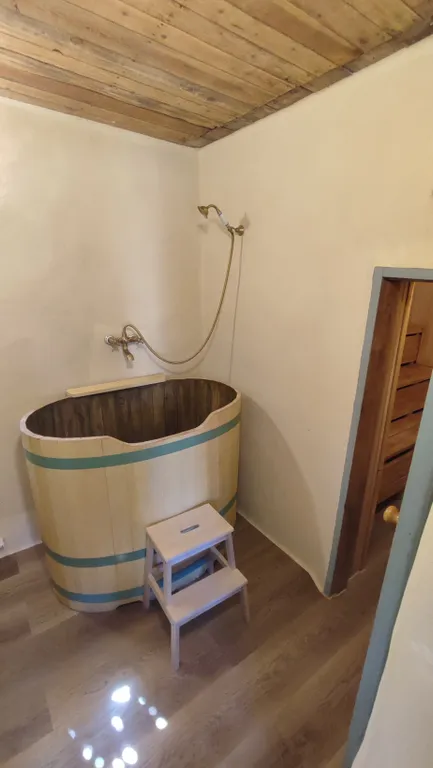 Уютный домик с баней на территории Тихого пруда