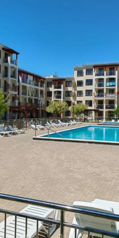 Просторная квартира с бассейном в ЖК Кипарис