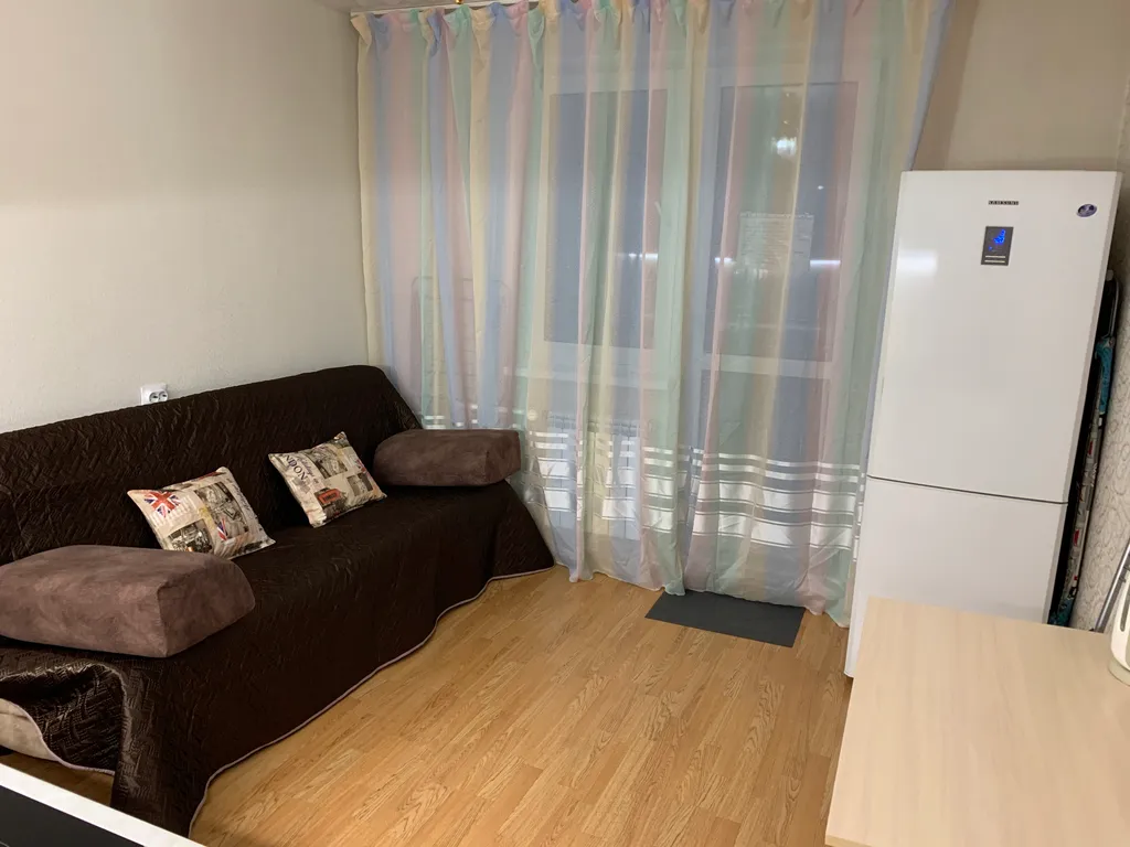 Евродвушка у ТЦ Фестиваль