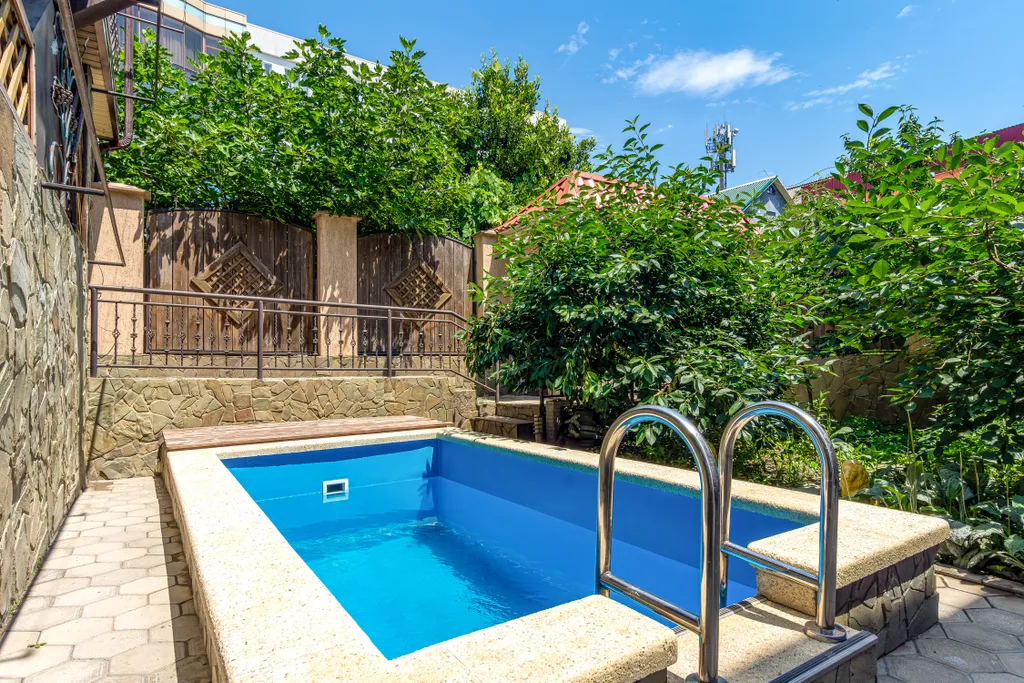 Дом с бассейном и русской баней