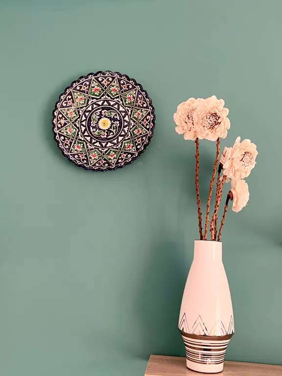 У метро рядом с центром