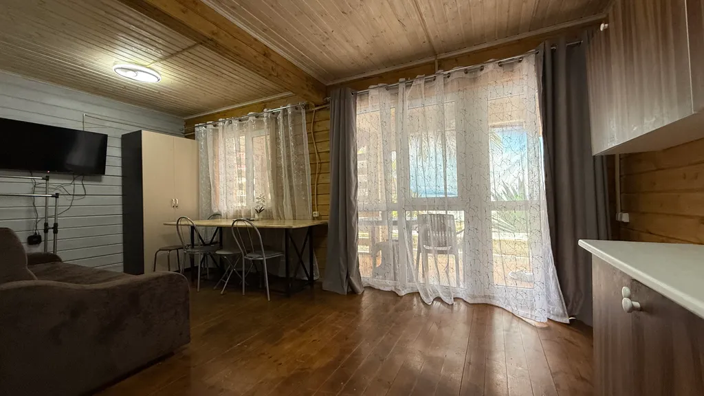 Двухэтажный коттедж на 8 спальных мест