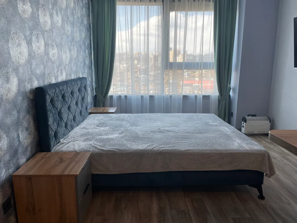 Студия в новом доме с видом на Золотой Рог