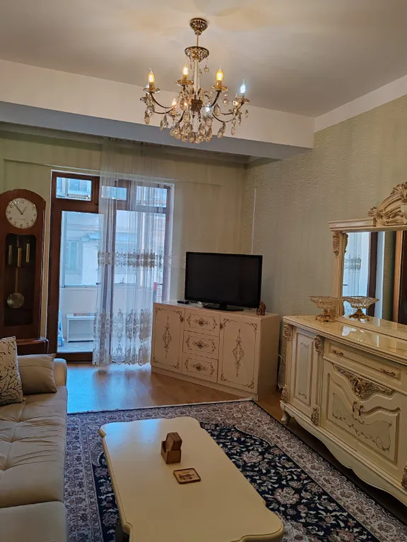 Уютная квартира возле центра Гейдара Алиева