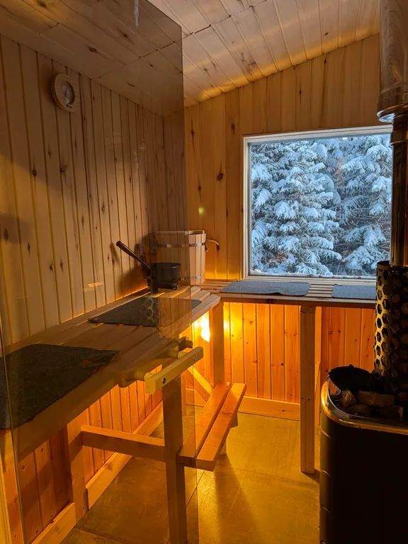 Уютный домик с видом на лес с баней и купелью