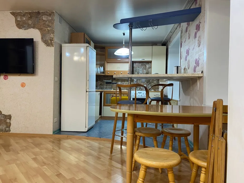 Двухкомнатная квартира рядом с ЖД-вокзалом