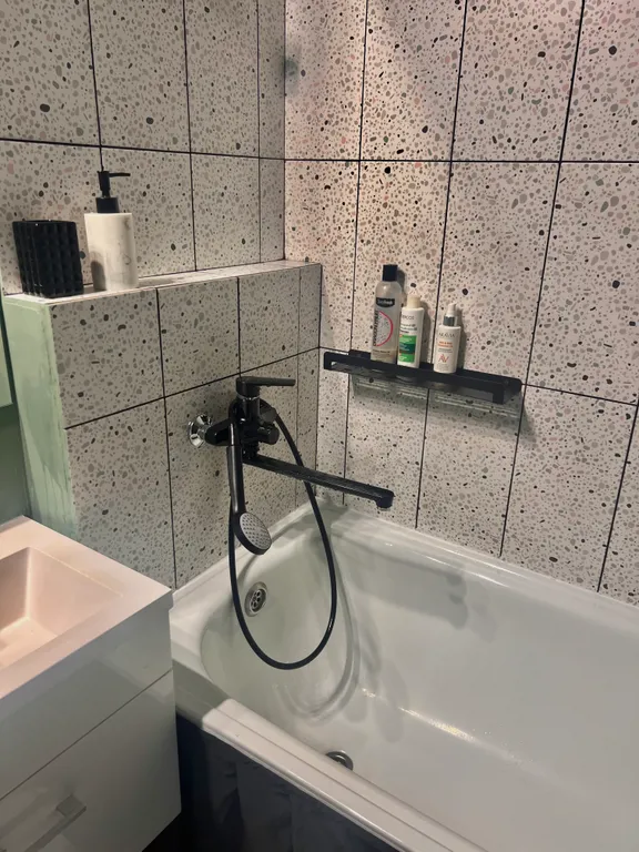 Уютная cтудия в нoвом жилoм комплекcе Краcноe яблокo